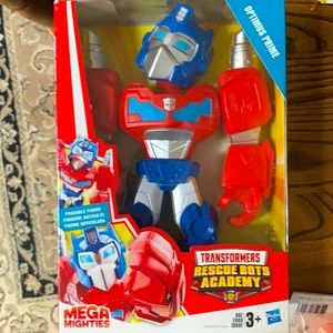 RESCUE BOTS ACADEMY | OPTIMUS PRIME!